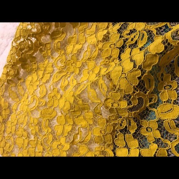 💛Bold yellow tasseled tunic 💛 - Picture 4 of 6